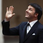 Italian Prime Minister Matteo Renzi waves as he waits for the arrival of his Greek counterpart Alexis Tsipras at Chigi palace in Rome February 3, 2015.  REUTERS/Alessandro Bianchi